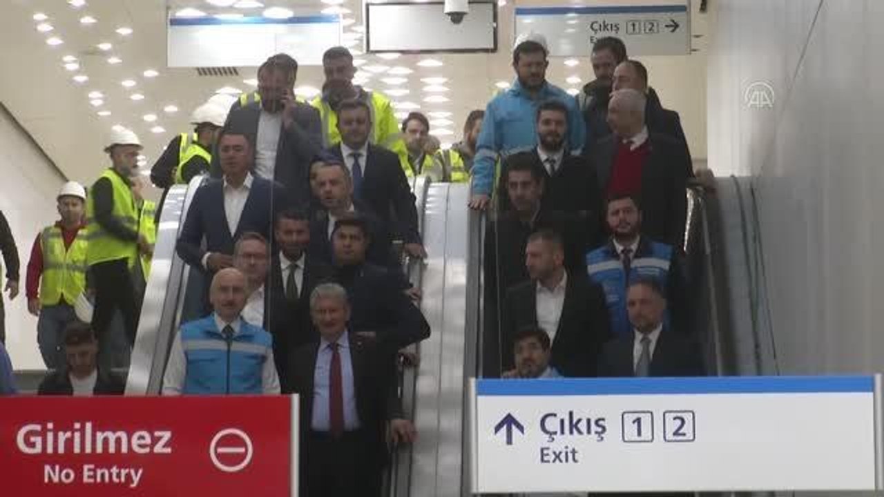 Ulaştırma ve Altyapı Bakanı Adil Karaismailoğlu: "Başakşehir-Kayaşehir arasında Çam ve Sakura Şehir Hastanesi'nden de geçecek metromuzun son...