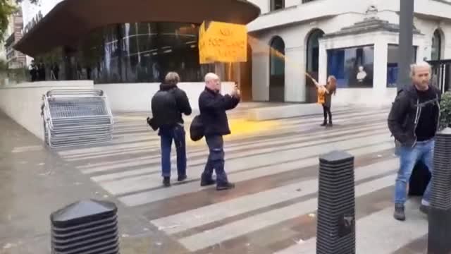 Intentar destrozar obras de arte, la nueva moda entre los activistas climáticos