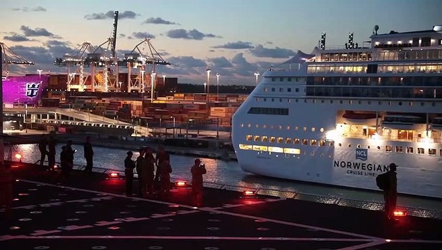 The hospital ship USNS Comfort (T-AH 20) pulls into port in Miami, Florida