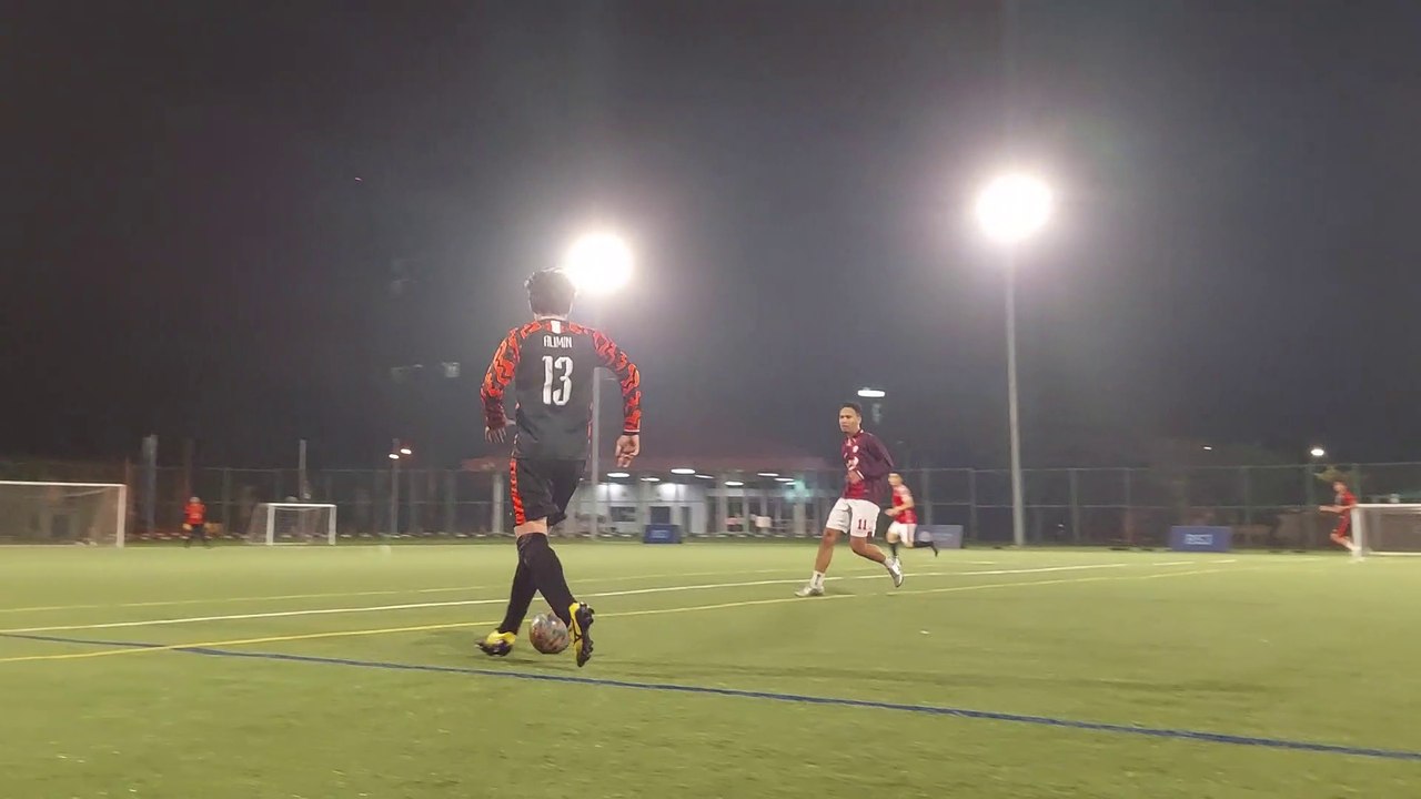 Being central midfielder by 10 year old boy