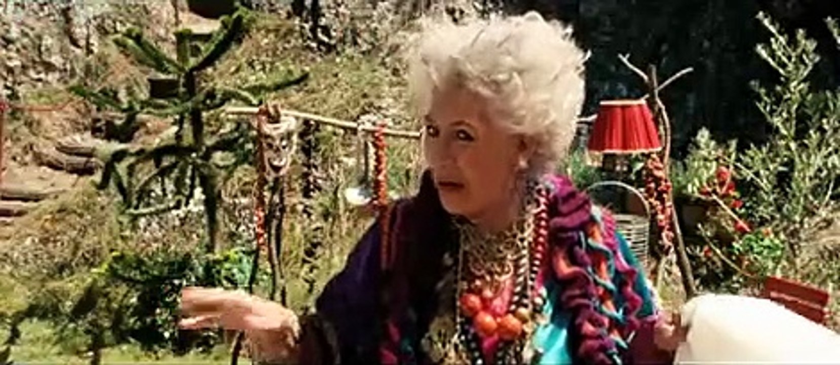 Lili la petite sorcière : Le Dragon et le livre magique Bande-annonce (ES)