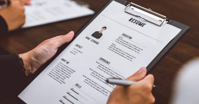 On demande un CV à son fils de 14 ans pour un stage de 3ème, cette mère répond de la plus drôle des manières