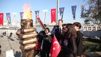 Kadıköy'de Cumhuriyet Meşalesi 29 Ekim'e Kadar Yanmaya Devam Edecek