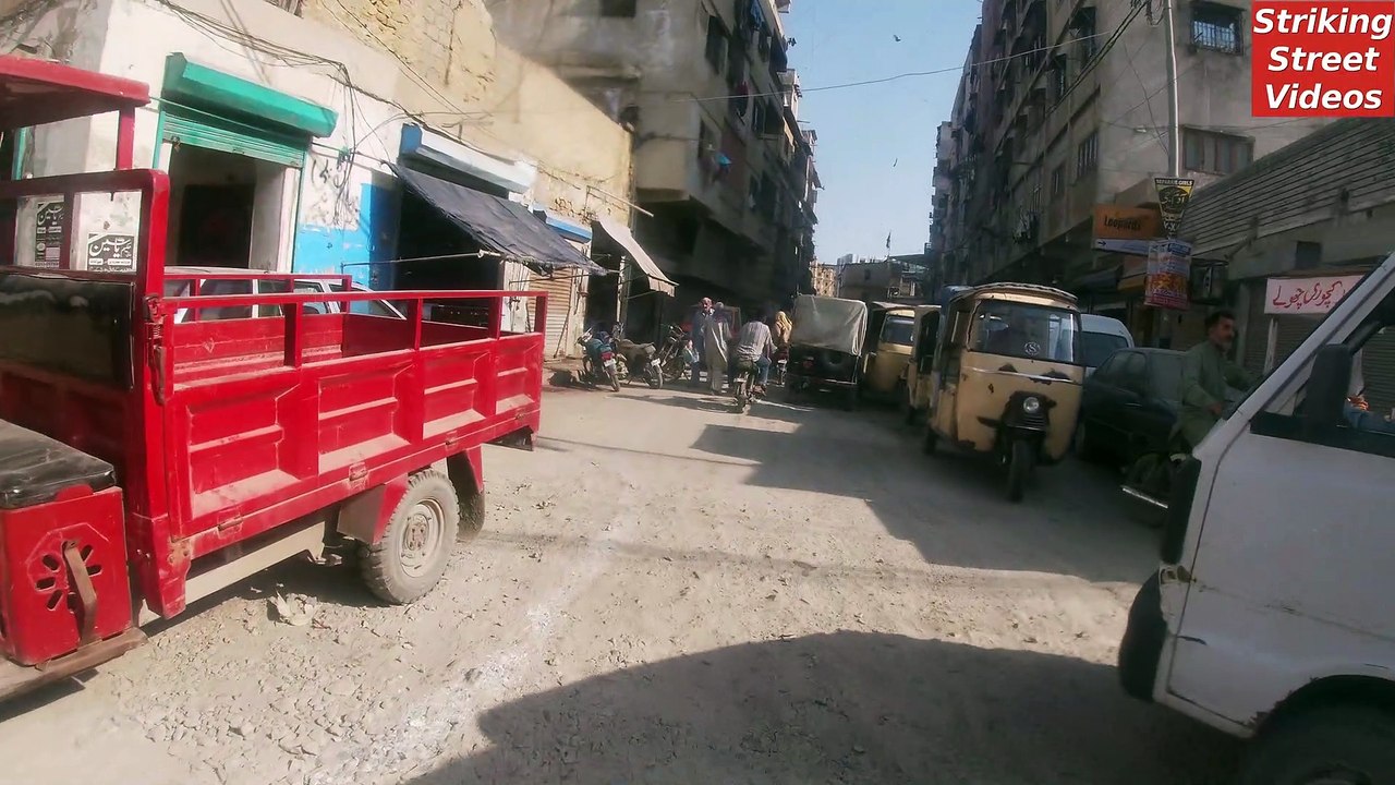 4k video - Travelling the streets of Karachi/Pakistan and finding the local experience and hidden gems.