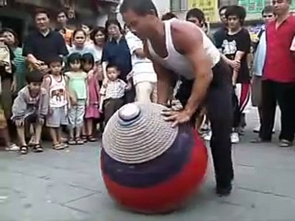 gasing raksasa