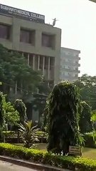 Hindistan'da Hinduların saldırılarına dayanamayan Müslüman kız öğrenci intihar etti!