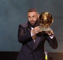 تتويج الفرنسي كريم بنزيما نجم ريال مدريد الإسبان بالكرة الذهبية لعام 2022 انتصار للمصاعب!