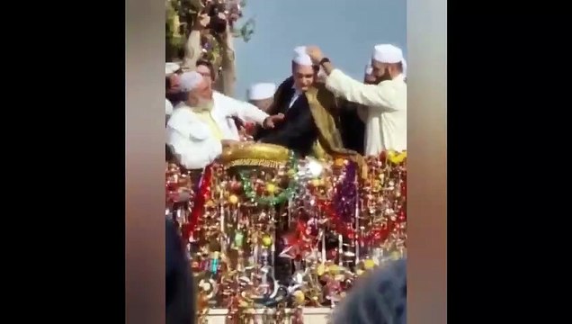 Bir hırka bir lokma diye telkin veren Menzil şeyhi torununa 7 gün 7 gece düğün yaptı