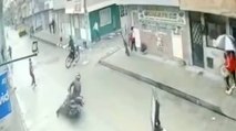 Menor fue atropellado por una moto cuando cruzaba la calle para entrar al colegio