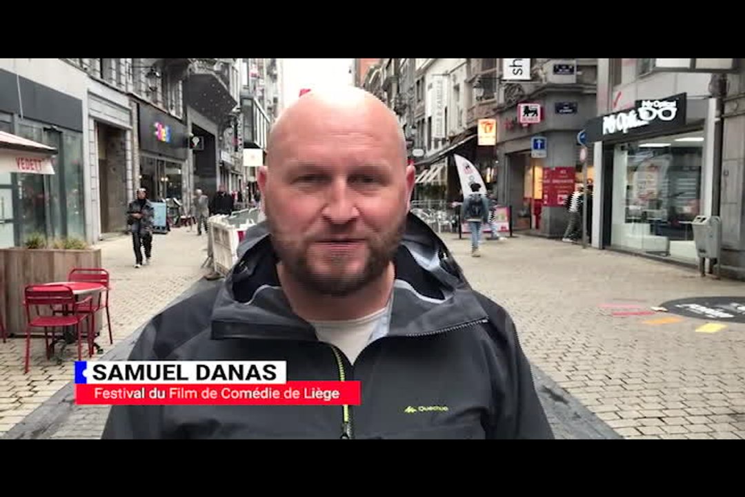 Pose de nouvelles plaques de stars rue Pont d’Avroy à l’occasion du Festival du Film de Comédie de Liège