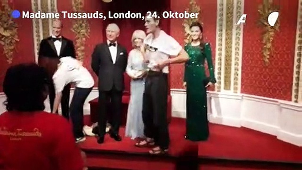 Wachsfigur von König Charles mit Torte beworfen