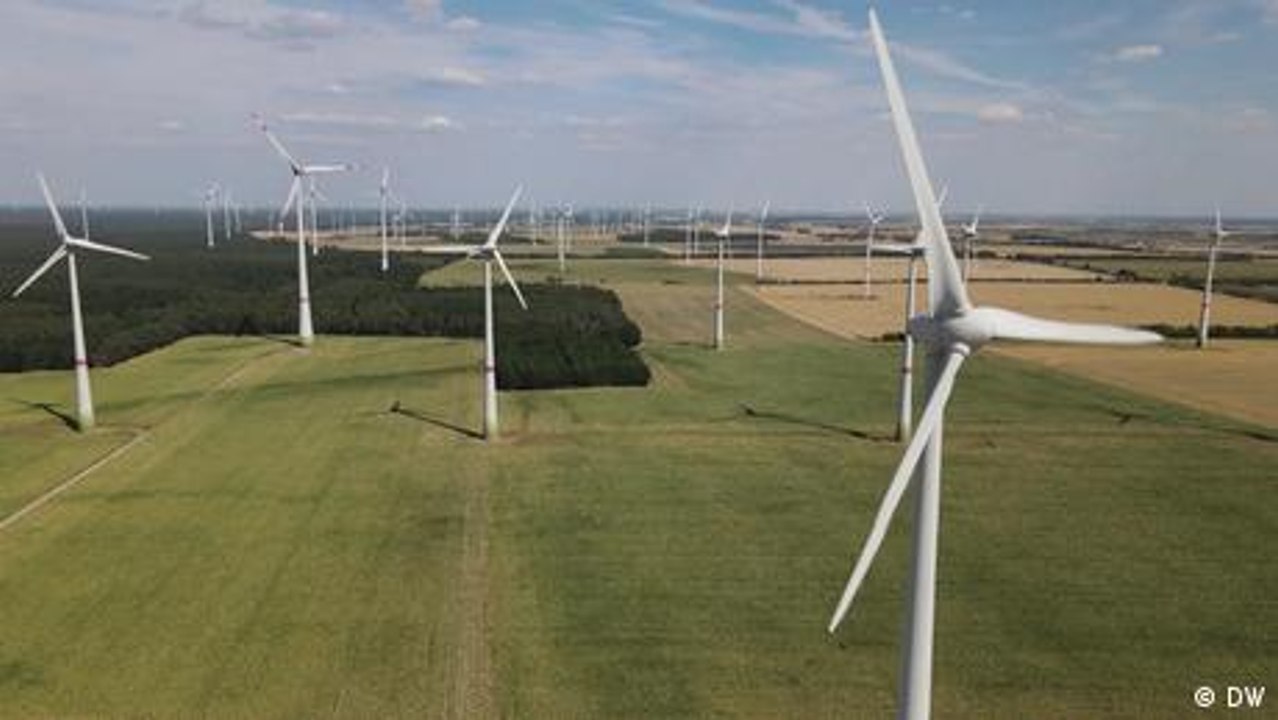 Energieautarkes Dorf durch Sonne und Wind