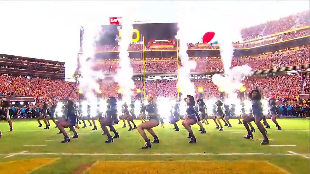 Beyoncé chante "Formation" au Super Bowl