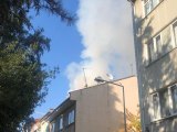 Son dakika gündem: Bursa'da 4 katlı binanın çatısında çıkan yangın söndürüldü