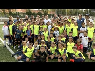 Marseille : Valentin Rongier rend visite aux jeunes footballeurs de l'AS Mazargues
