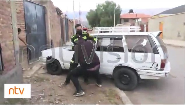 A plan de ganchos arremetió contra un oficial : Taxista ebrio atropelló a una niña, se dio a la fuga y agredió a un policía