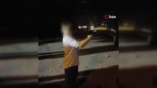 Son dakika haberi | Sakarya'da dehşete düşüren görüntüler... Çocuğun eline silah verip ateş ettirdiler