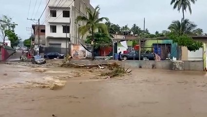 Hurricane Roslyn rips through Mexico’s Pacific coast