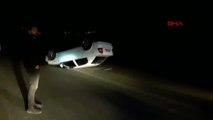 TAKLA ATARAK TERS DÖNEN OTOMOBİLİN SÜRÜCÜSÜ YARALANDI