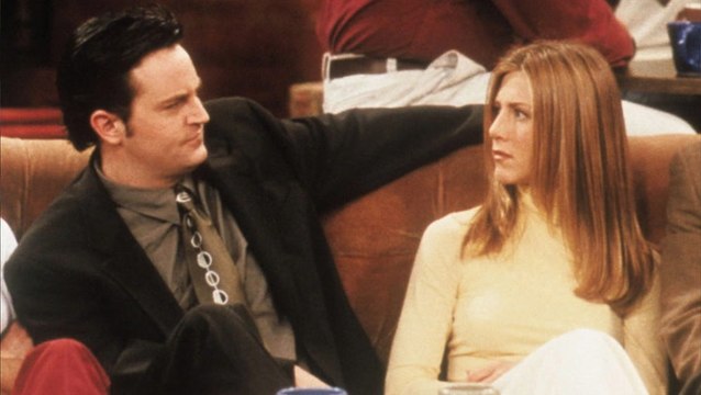 Matthew Perry Says ‘Friends’ Co-Star Jennifer Aniston Supported Him Through His Addiction | THR News