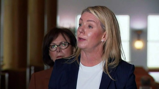 The federal government is abolishing a 250 million dollar regional grants program arguing it favoured National party electorates