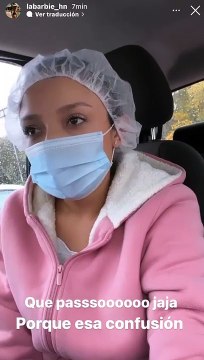 ‘La Barbie Policía‘ se indigna tras escuchar que los hondureños son negros y feos
