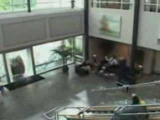 Régis lache un rouleau de cable