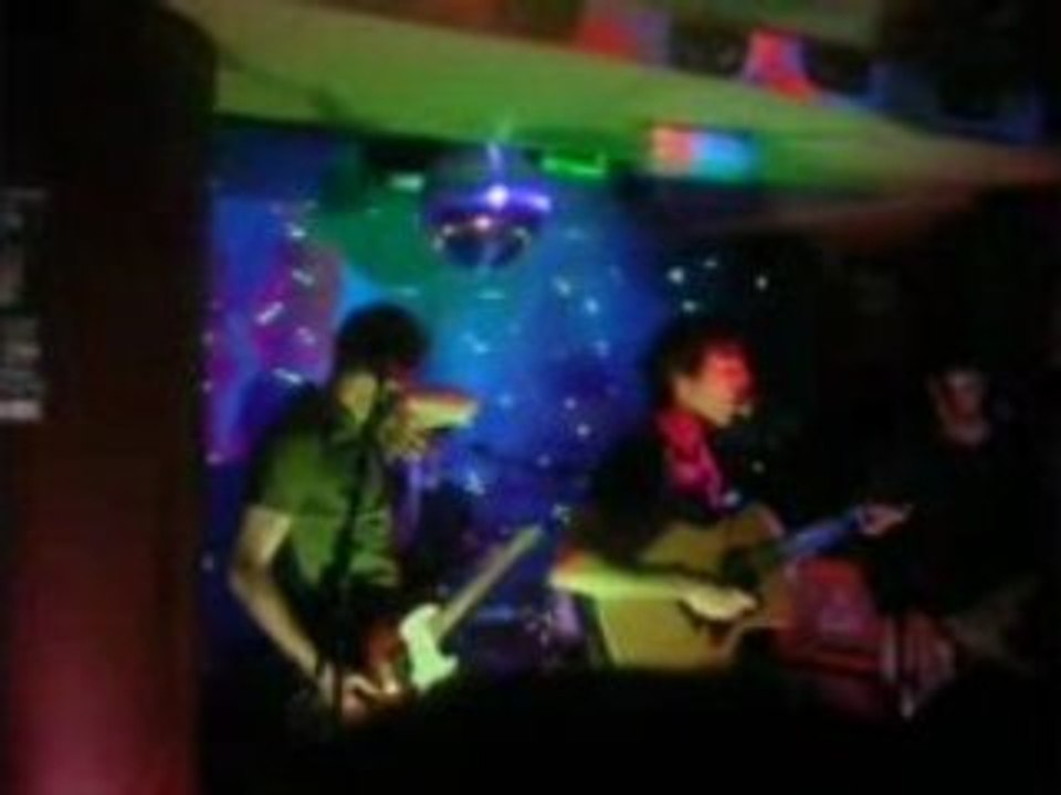 Bruxelles live at 4 vents