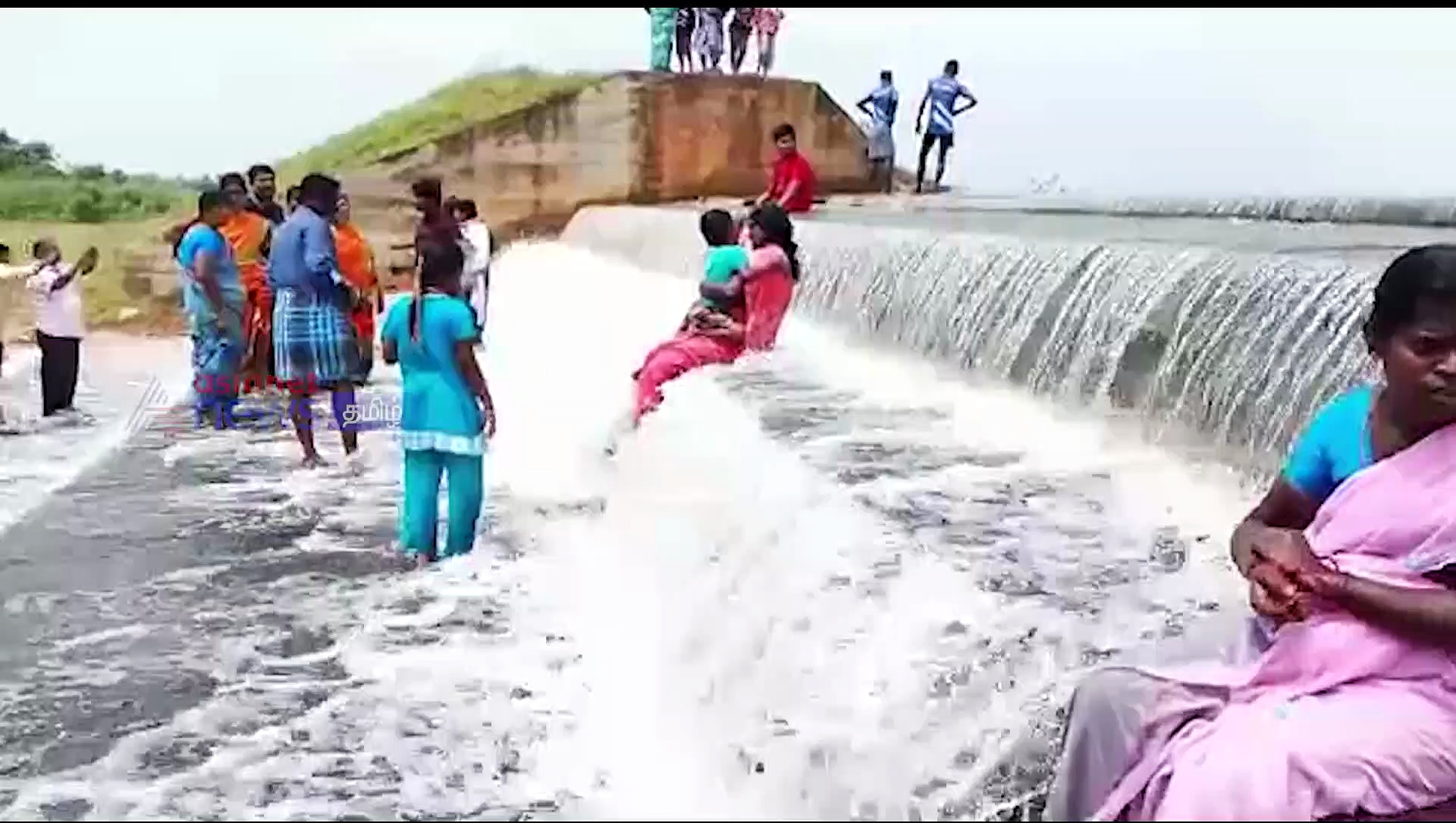 Watch : 14 ஆண்டுகளுக்குப் பிறகு நிரம்பிய முசிறி ஏரி! - பொதுமக்கள் மகிழ்ச்சி!