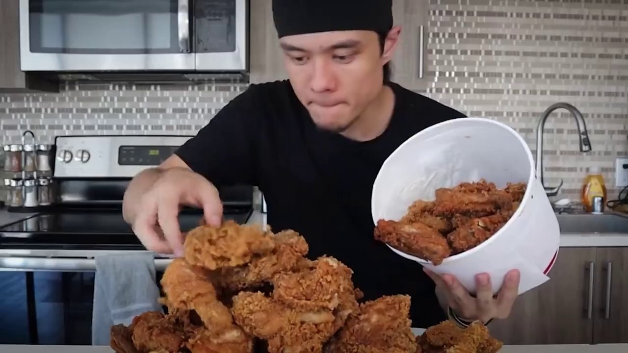 Mountain of Extra Crispy Fried Chicken Challenge (13,500 Calories)