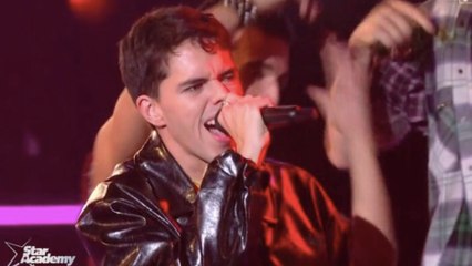 VOICI : Cenzo (Star Academy) : une ancienne vidéo exhumée sur Twitter, l'élève déjà moqué sur sa posture (1)