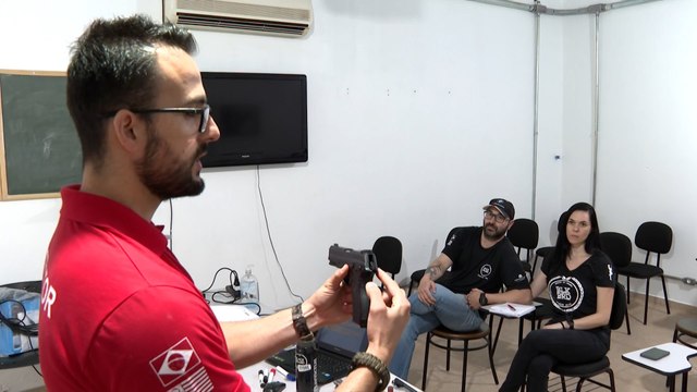 الانتخابات البرازيلية.. جدل حول استخدام السلاح واقتنائه
