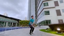 Ryan Alonzo salta su camino a ganar dos Guinness World Récords