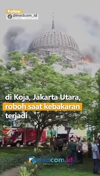 MENGERIKAN! DETIK-DETIK KUBAH MASJID JAKARTA ISLAMIC CENTER KOJA ROBOH SAAT KEBAKARAN
