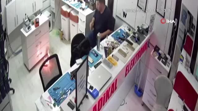 Tamir için getirilen telefon böyle patladı