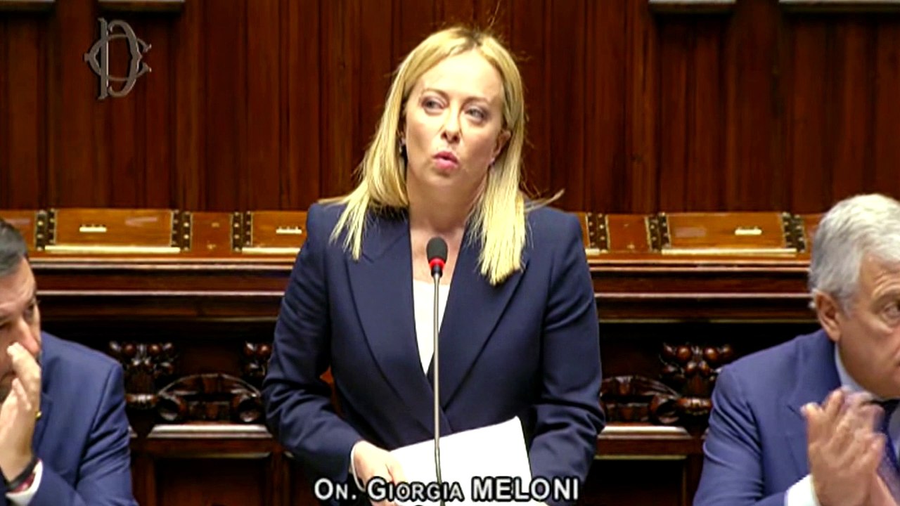 Governo, Meloni: "Sulle mie spalle sento il peso di essere la prima donna premier"