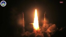 Blastoff! 36 OneWeb satellites launch atop Indian rocket