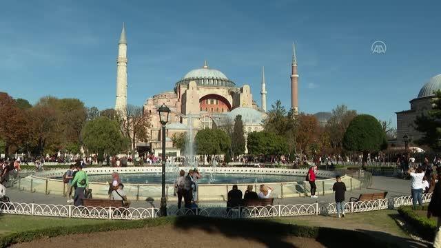 Parçalı güneş tutulması Türk bayrağı ve cami alemi ile görüntülendi