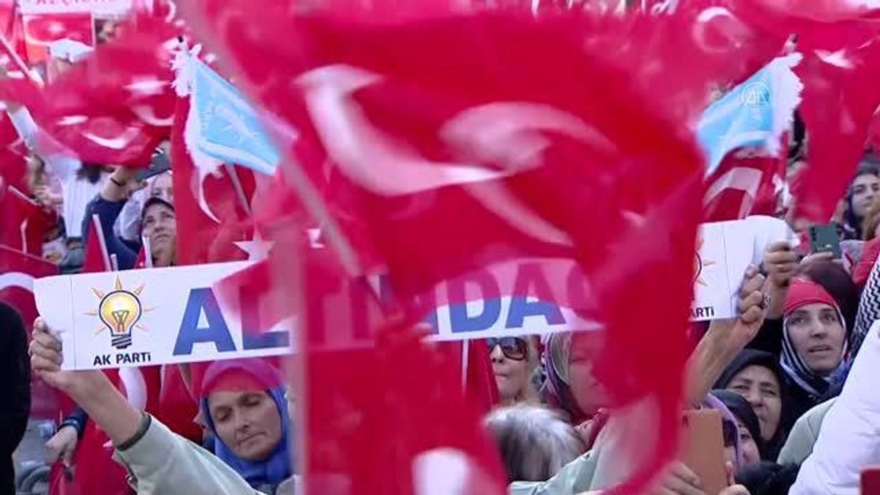 Cumhurbaşkanı Erdoğan: "(Sosyal konut projesi) İki yıl içinde 250 bin konutluk ilk etabı, 2028'e kadar da 500 bin konutun tamamını bitirip hak...