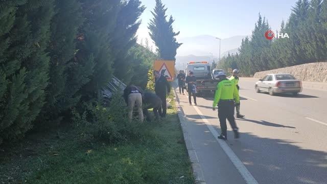 Son dakika 3. sayfa: Direksiyon hakimiyetini kaybeden otomobil takla attı: 1 yaralı