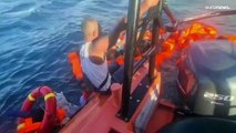 حريق على متن قارب في إندونيسيا يودي بحياة 14 شخصاً