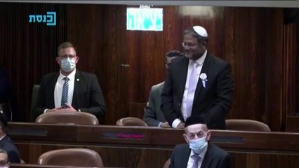 لماذا ينضم معظم الجنرالات الكبار بإسرائيل في أحزاب الوسط؟