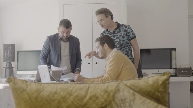 A bout de course, les chauffeurs français contre Uber