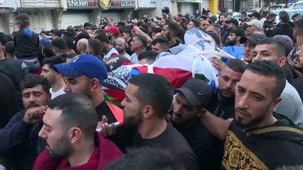 شاهد: الفلسطينيون يشيعون قتلى عملية نابلس للجيش الإسرائيلي وغانتس يتوعد بـ"السجن أو القبر"