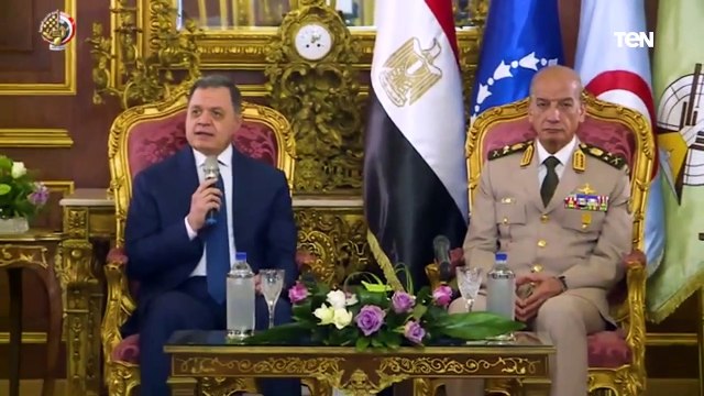 وزير الداخلية وقيادات الشرطة يقدمون التهنئة لوزير الدفاع والإنتاج الحربي بمناسبة الذكرى 49 لانتصارات