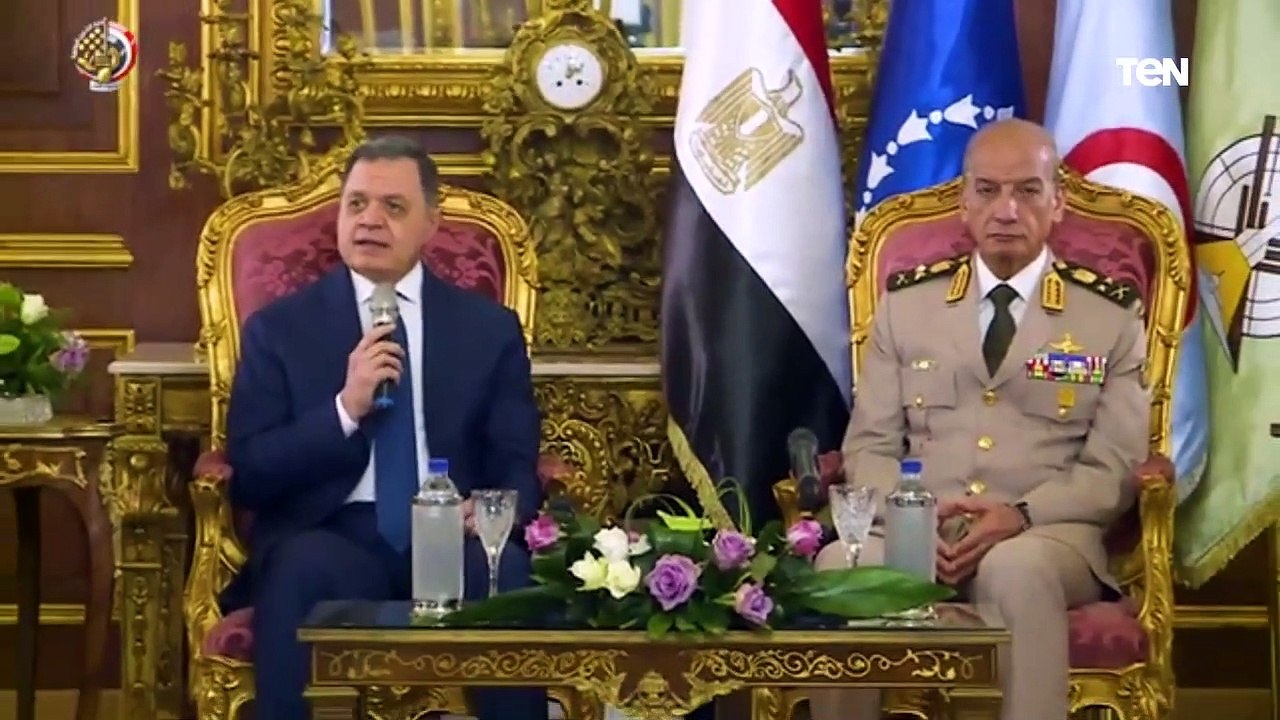 وزير الداخلية وقيادات الشرطة يقدمون التهنئة لوزير الدفاع والإنتاج الحربي بمناسبة الذكرى 49 لانتصارات