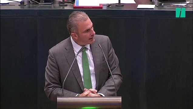 Ortega Smith, a un concejal del Grupo Mixto: Es usted un payaso, además de un comunista, además de un inútil