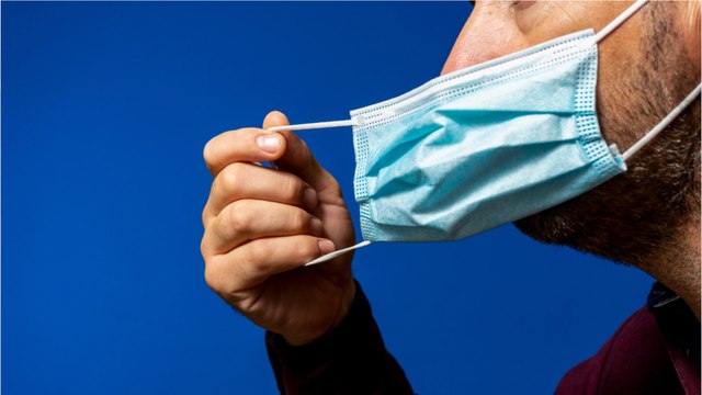 Covid-19 : vers un retour du masque dans les lieux clos ?