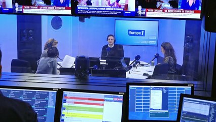 «On a l'impression que c'est un jouet» : pourquoi la puff cigarette cartonne chez les jeunes