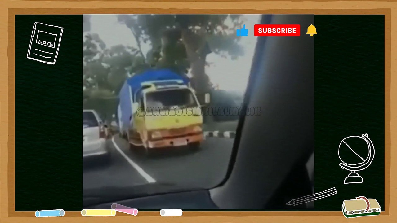 KUMPULAN TABRAKAN PALING MENGENASKAN DIJALANAN